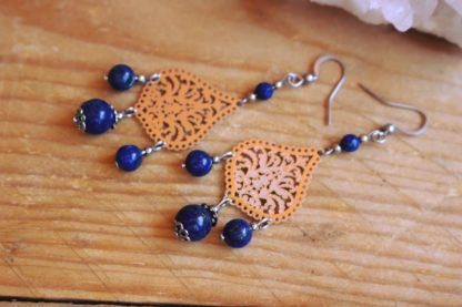 Boucles d'oreilles en lapis-lazuli lithothérapie bijoux pierres naturelles