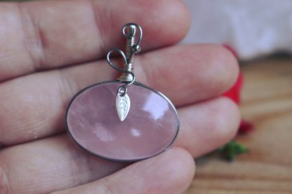 Pendentif quartz rose pierre naturelle fait main lithothérapie