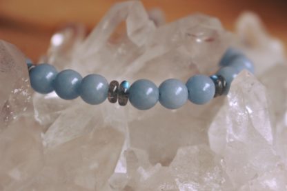 bracelet angelite anhydrite labradorite pierres naturelles artisanal lithothérapie bijoux fait main en france cadeau femme