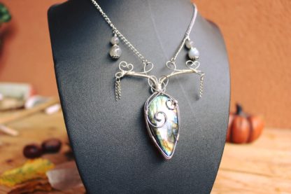 collier en labradorite artisanal fait main wire wrapping pierre naturelle lithothérapie protection artisanat cadeau femme fait main fait en france