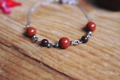 Bracelet en jaspe rouge pierres naturelles lithothérapie fait main bijoux artisanaux fabriqué en france cadeau femme