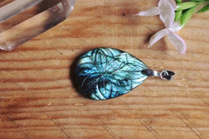 pendentif en labradorite pierre naturelle lithothérapie bijoux artisanaux fait main fabriqué en france cadeau femme