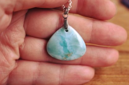 Pendentif larimar pierre naturelle bijoux lithothérapie fait main artisanat français cadeau femme