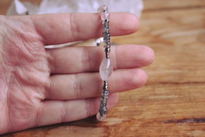 Bracelet en labradorite et quartz rose pierres naturelles lithothérapie bijoux artisanaux fait main fabriqué en france cadeau femme