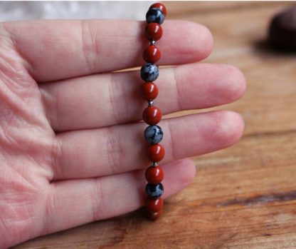 Bracelet en jaspe rouge et obsidienne neige lithothérapie pierres naturelles fait main fabriqué en france artisanat cadeau femme bijoux