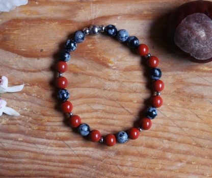 Bracelet en jaspe rouge et obsidienne neige lithothérapie pierres naturelles fait main fabriqué en france artisanat cadeau femme bijoux