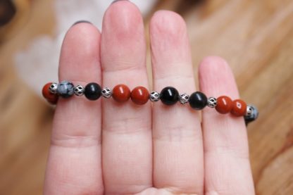 Bracelet en jaspe rouge et obsidienne neige lithothérapie pierres naturelles bien-être minéraux bijoux fait main fabriqué en france artisanal cadeau femme