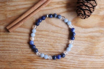 Bracelet en sodalite angélite cristal de roche quartz pierres naturelles lithothérapie bien-être bijoux fait main fabriqué en France cadeau femme