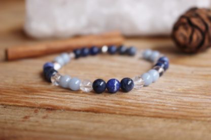 Bracelet en sodalite angélite cristal de roche quartz pierres naturelles lithothérapie bien-être bijoux fait main fabriqué en France cadeau femme