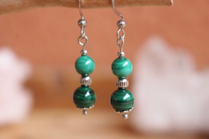 Boucles d'oreilles en malachite bijoux artisanaux en pierres naturelles lithothérapie développement personnel bijoux tendance made in france cadeau femme