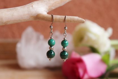 Boucles d'oreilles en malachite bijoux artisanaux en pierres naturelles lithothérapie développement personnel bijoux tendance made in france cadeau femme