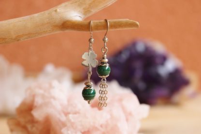 Boucles d'oreilles asymétriques malachite lithothérapie pierres naturelles bijoux originaux made in france cadeau femme