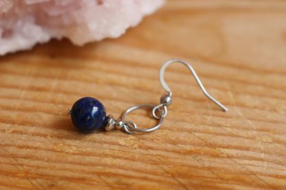 Boucles d'oreilles asymétriques lapis-lazuli lithothérapie pierres naturelles bijoux originaux made in france cadeau femme