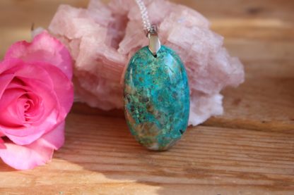 pendentif en chrysocolle pierre naturelle lithothérapie bijoux fait main made in france handmade collier la voie minérale cadeau femme