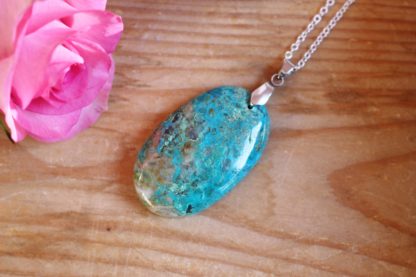 pendentif en chrysocolle pierre naturelle lithothérapie bijoux fait main made in france handmade collier la voie minérale cadeau femme