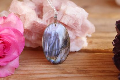 pendentif en labradorite violette pierre naturelle lithothérapie bijoux fait main made in france handmade collier la voie minérale cadeau femme