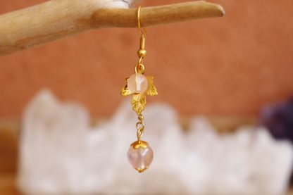 Boucles d'oreilles asymétriques quartz rose lithothérapie pierres naturelles bijoux originaux made in france cadeau femme