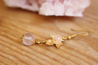 Boucles d'oreilles asymétriques quartz rose lithothérapie pierres naturelles bijoux originaux made in france cadeau femme