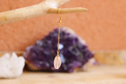 Boucles d'oreilles asymétriques quartz rose lithothérapie pierres naturelles bijoux originaux made in france cadeau femme