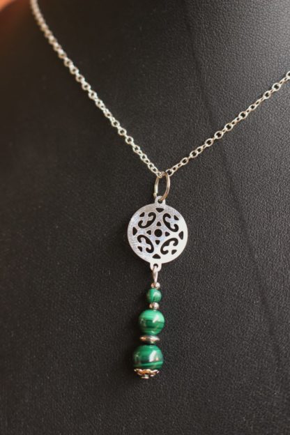 Collier en malachite pendentif pierres naturelles bijoux lithothérapie bien-être fait main artisanal cadeau femme