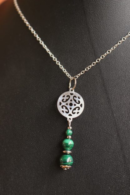 Collier en malachite pendentif pierres naturelles bijoux lithothérapie bien-être fait main artisanal cadeau femme