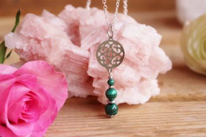 Collier en malachite pendentif pierres naturelles bijoux lithothérapie bien-être fait main artisanal cadeau femme