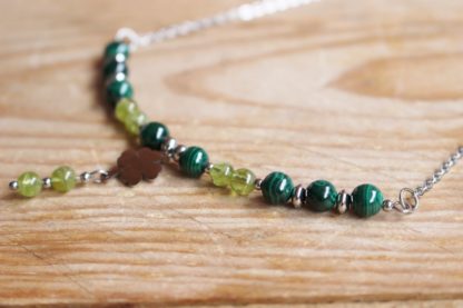 Collier en péridot et malachite pendentif pierres naturelles bijoux lithothérapie bien-être fait main artisanal cadeau femme