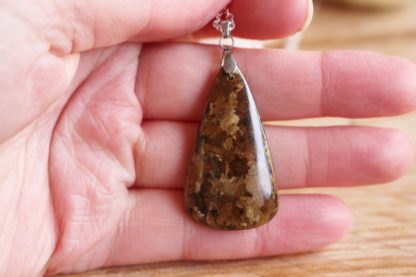 pendentif en bronzite pierre naturelle lithothérapie bijoux artisanaux fabriqué en france cadeau femme