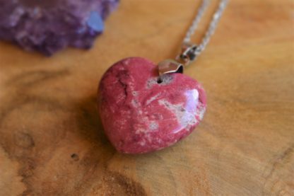 pendentif coeur en thulite pierre naturelle lithothérapie bijoux fait main made in france handmade collier la voie minérale cadeau femme