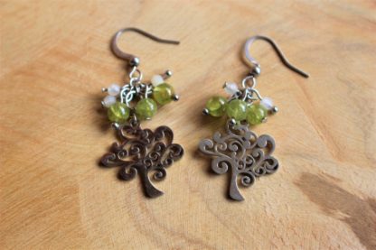 Boucles d'oreilles en péridot et péristérite pierres naturelles bijoux lithothérapie bien-être fait main artisanal cadeau femme