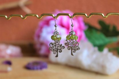 Boucles d'oreilles en péridot et péristérite pierres naturelles bijoux lithothérapie bien-être fait main artisanal cadeau femme