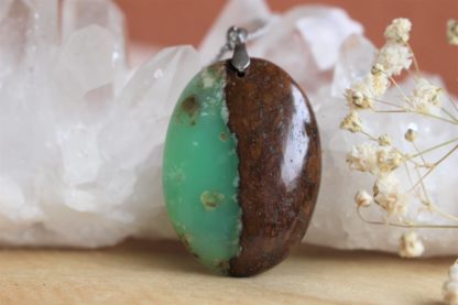pendentif en chrysoprase pierre naturelle lithothérapie bijoux fait main made in france handmade collier la voie minérale cadeau femme