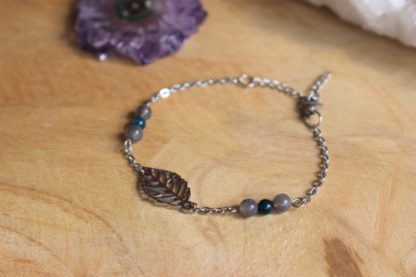bracelet en apatite bleue et pierre de lune grise lithothérapie bijoux pierres véritables et naturelles