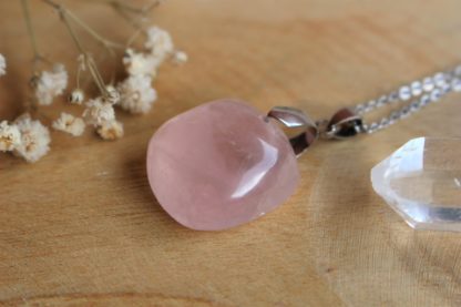 pendentif en quartz rose pierre naturelle lithothérapie bijoux fait main made in france handmade collier la voie minérale cadeau femme