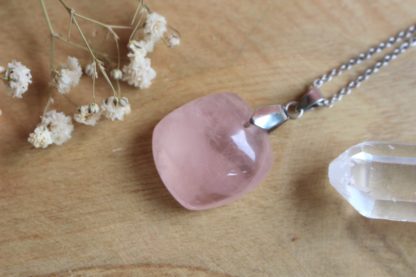 pendentif en quartz rose pierre naturelle lithothérapie bijoux fait main made in france handmade collier la voie minérale cadeau femme
