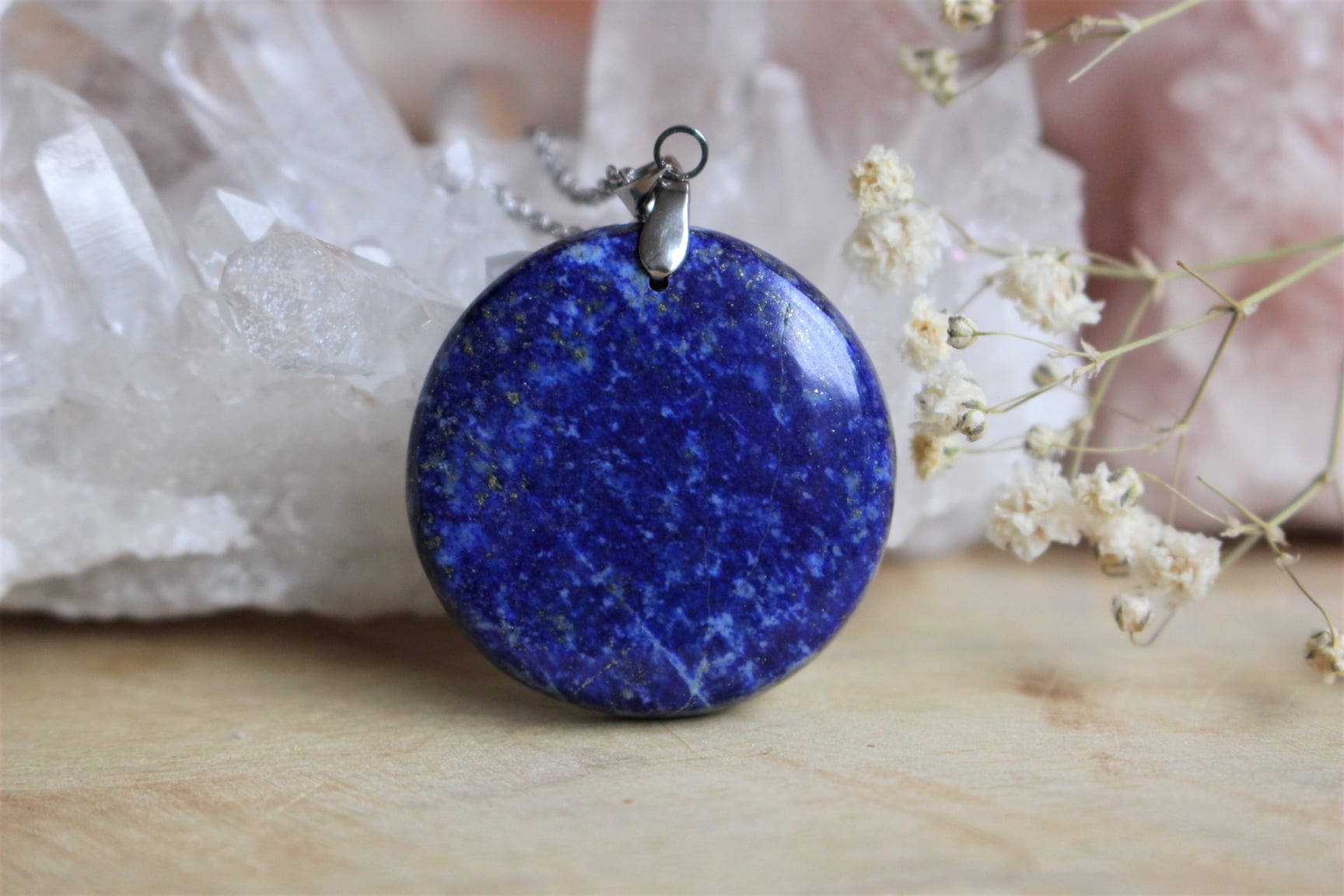 pendentif en lapis-lazuli pierre naturelle lithothérapie bijoux fait main made in france handmade collier la voie minérale cadeau femme