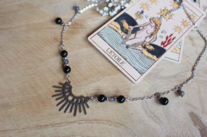 collier en jais et pierre de lune bijoux pierres naturelles lithothérapie cadeau femme