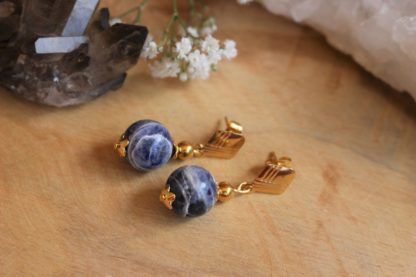 Boucles d'oreilles en sodalite