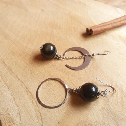 Boucles d'oreilles asymétriques en obsidienne pierres naturelles lithothérapie bijoux fait main en france bijoux en acier inoxydable et minéraux