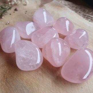 quartz rose pierres naturelles cristaux minéraux lithothérapie