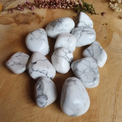 howlite pierres naturelles cristaux minéraux lithothérapie