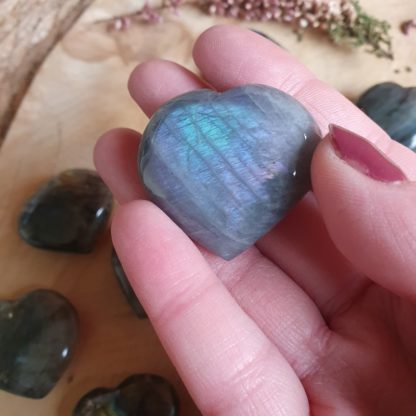 Labradorite coeur pierres naturelles lithothérapie minéraux cristaux bien-être