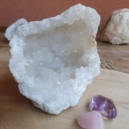 Géode de quartz cristal de roche rechargement minéraux lithothérapie pierres naturelles