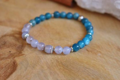 bracelet en calcédoine et apatite bleue lithothérapie bijoux pierres véritables et naturelles