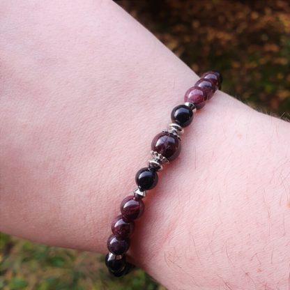 Bracelet en grenat almandin et hyperstène pierres naturelles lithothérapie bijoux