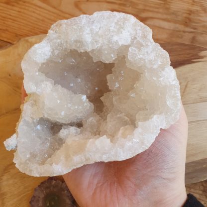 geode de cristal de roche quartz pierres naturelles minéraux lithothérapie