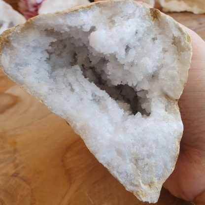 geode de cristal de roche quartz pierres naturelles minéraux lithothérapie