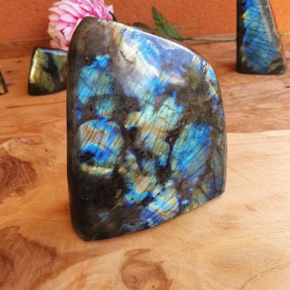 bloc de labradorite pierres naturelles lithothérapie forme libre minéraux