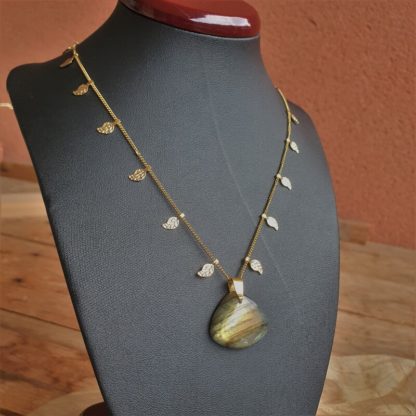 collier en labradorite lithothérapie pierres naturelles bijoux