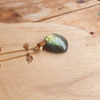 collier en labradorite lithothérapie pierres naturelles bijoux